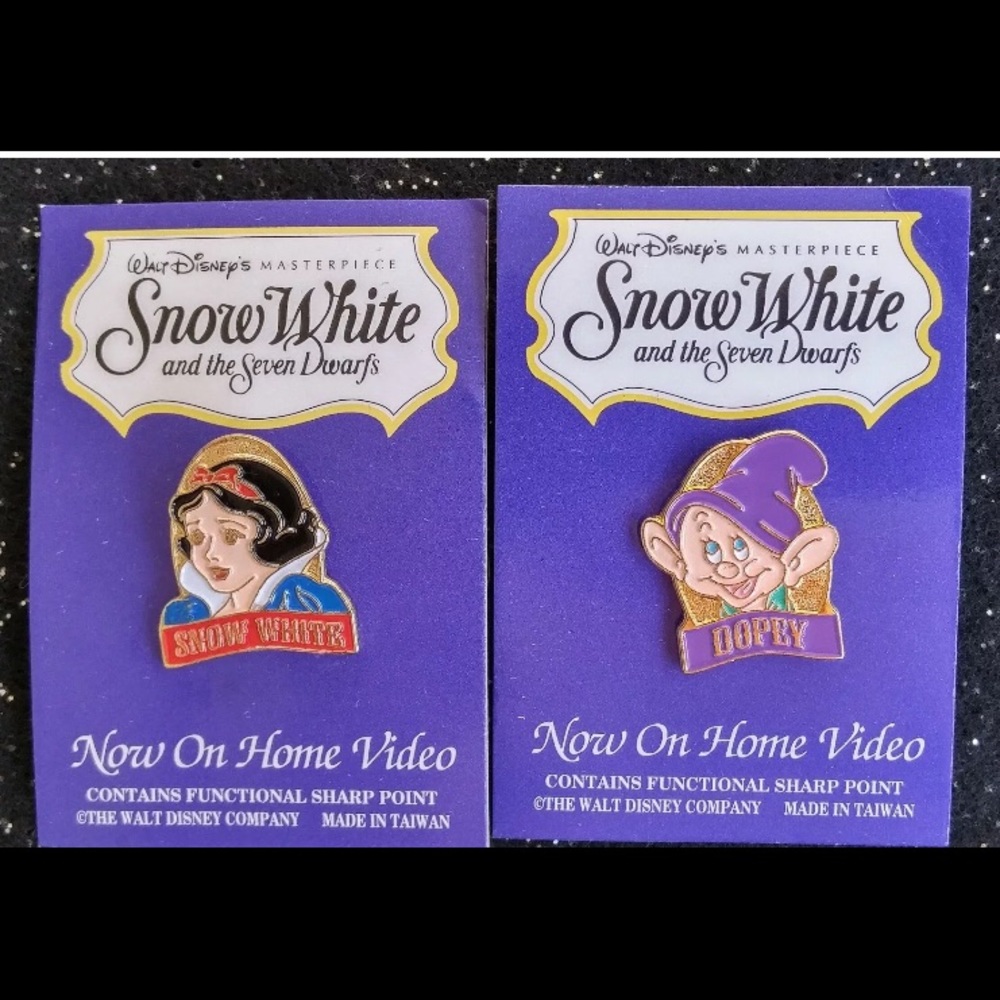 Snow White & Dopey Pins new $10 each